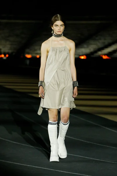 Look 8